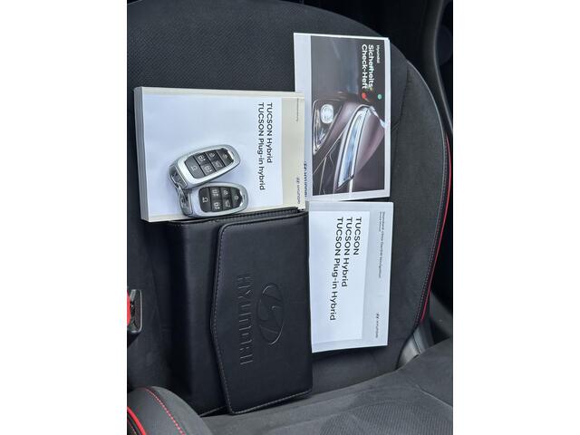Hyundai TUCSON 1.6 T-GDI PHEV N Line Sky 4WD / Dealer onderhouden / Glazen schuif- en kanteldak / Stuur-, stoel- en achterbankverwarming / Trekgewicht 1350 kg / Stoelventilatie / Adaptief CC /