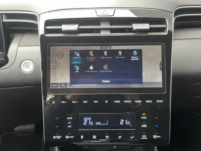 Hyundai TUCSON 1.6 T-GDI PHEV Comfort 4WD / Dealer onderhouden / Navigatie / Apple carplay & Android auto / Stoelverwarming / Adaptieve cruise control / Climate control / 19" Licht metalenvelgen /