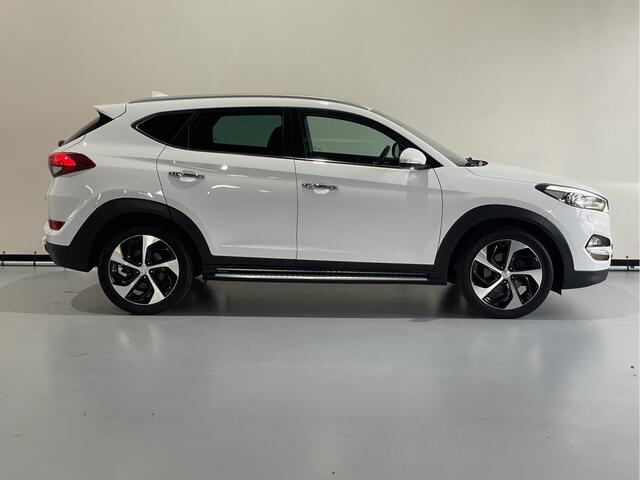 Hyundai TUCSON 1.7 CRDi HP Premium Automaat / Camera / Navi / Leder / Trekhaak