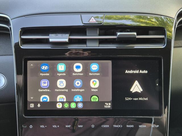 Hyundai TUCSON 1.6 T-GDI PHEV Comfort Smart 4WD Automaat / Accu SoH 100% / Trekhaak / 1350KG Trekgewicht / Navigatie / Achteruitrijcamera / Apple Carplay Android Auto / Stuur- en Stoelverwarming / Adaptief cruise control / Dealer onderhouden /