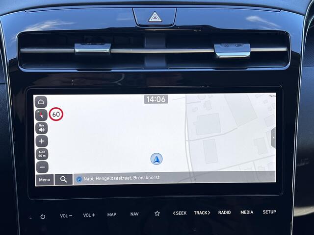 Hyundai TUCSON 1.6 T-GDI HEV i-Motion Automaat / Fabrieksgarantie tot 02-2028 **/ Dealer onderhouden / 1.650kg trekgewicht / Navigatie / Achteruitrijcamera / Apple Carplay Android / 17" LM wielen /