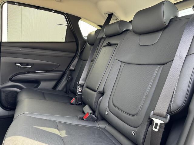 Hyundai TUCSON 1.6 T-GDI PHEV Premium / ¤2500,- Voordeel / Rijklaarprijs / Navigatie / 360 Camera / Memory Seat / Stoelverkoeling / Stoelverwarming Voor + Achter / Stuurverwarming / KRELL Audio /
