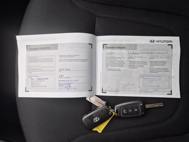 Hyundai TUCSON 1.6 T-GDI PHEV Plug-in Comfort 4WD Automaat / Trekgewicht 1350 kg / Apple Carplay Android Auto / Achteruitrijcamera / Navigatie / Adaptief CC / Stoelverwarming / Climate control / Parkeersensoren achter /