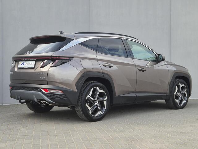 Hyundai TUCSON 1.6 T-GDI PHEV Comfort 4WD Automaat / Dealer onderhouden / Trekhaak 1.350 kg / Navigatie / Trekhaak afneembaar / Camera / Apple Carplay Android / 19" LM + All Season banden / Climate control / Cruise control /