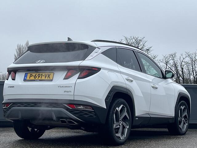 Hyundai TUCSON Comfort 1.6 T-GDI PHEV 265pk 4WD | LAGE KM-STAND! | NAVI | 19'' BI-COLOR LM-VELGEN | 4WD |
