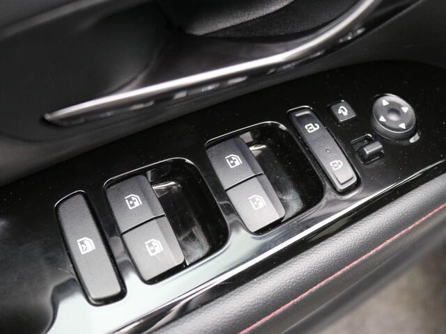 Hyundai TUCSON 1.6 T-GDI PHEV N Line Sky 4WD / Trekhaak / All Seasonbanden / Stoelverwarming & Stoelkoeling voor / Blindspot camera / SoH 100% / GROOT Glazen schuif-kanteldak / Parkeersensoren voor & achter / Historie aanwezig /