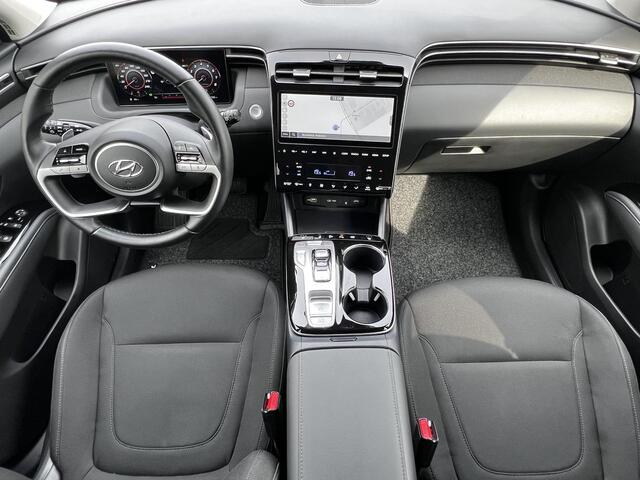 Hyundai TUCSON 1.6 T-GDI PHEV Comfort 4WD Automaat / Dealer onderhouden / Weinig km / EAER 62 km / Elektrische klep / 1.350 kg trekgewicht / Adaptieve CC / Navigatie / Apple Carplay Android / 19" LM wielen /