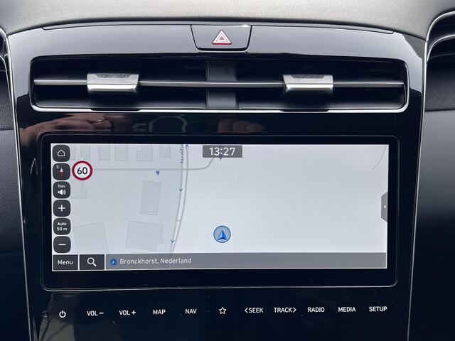 Hyundai TUCSON 1.6 T-GDI PHEV Comfort 4WD Automaat / Dealer onderhouden / Weinig km / EAER 62 km / Elektrische klep / 1.350 kg trekgewicht / Adaptieve CC / Navigatie / Apple Carplay Android / 19" LM wielen /