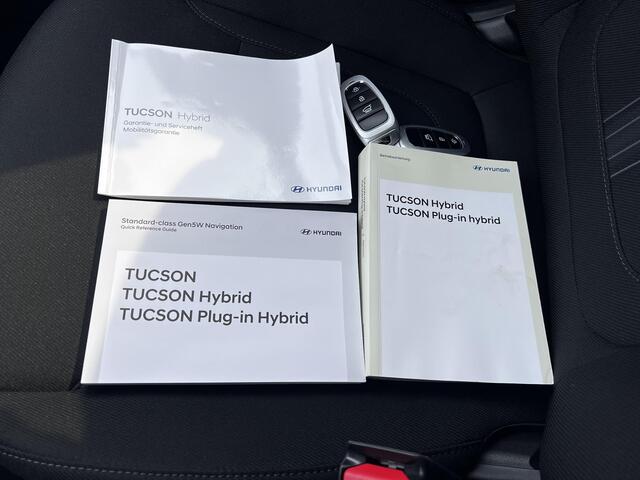 Hyundai TUCSON 1.6 T-GDI PHEV Comfort 4WD Automaat / Dealer onderhouden / Weinig km / EAER 62 km / Elektrische klep / 1.350 kg trekgewicht / Adaptieve CC / Navigatie / Apple Carplay Android / 19" LM wielen /