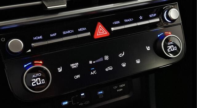 Hyundai TUCSON 1.6 T-GDI PHEV Comfort Carplay / Camera / Winterpack / Dodohoek enz