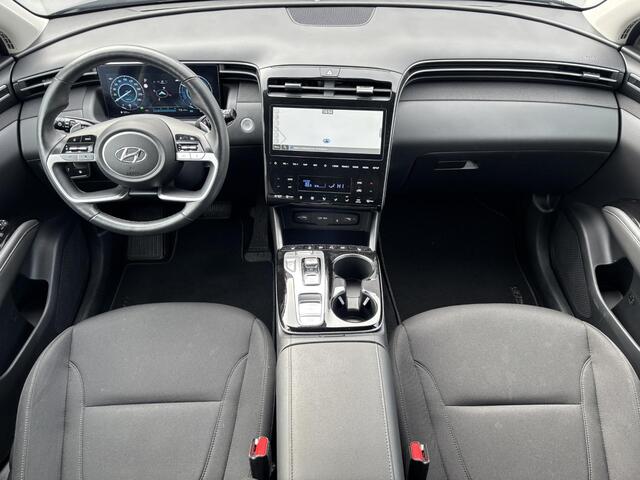 Hyundai TUCSON 1.6 T-GDI PHEV Comfort Smart 4WD Automaat / Elektrische Achterklep / Org. NL / Fabrieksgarantie tot 06-2029 / Achteruitrijcamera / Stuur- en Stoelverwarming / 1.350 kg Trekgewicht / Climate Control / Adaptieve Cruise Control / Apple Carplay & Android Aut