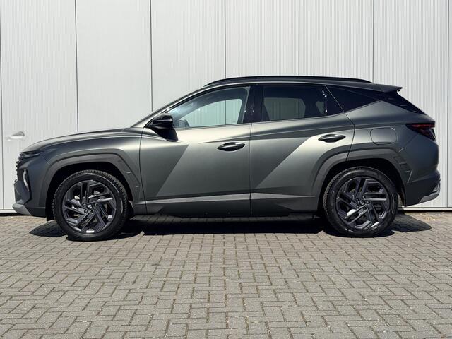 Hyundai TUCSON 1.6 T-GDI PHEV 20th Anniversary / NL Auto / Navigatie / Stoel- & Stuurverwarming / Adaptive Cruise Control / Achteruitrijcamera / Parkeersensoren Voor + Achter /