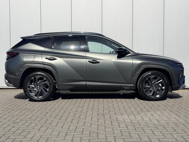 Hyundai TUCSON 1.6 T-GDI PHEV 20th Anniversary / NL Auto / Navigatie / Stoel- & Stuurverwarming / Adaptive Cruise Control / Achteruitrijcamera / Parkeersensoren Voor + Achter /