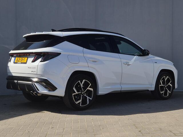 Hyundai TUCSON 1.6 T-GDI PHEV N Line Edition 4WD Automaat / Nieuw Model / Fabrieksgarantie tot 07-2029 / Dealer onderhouden / Trekgewicht 1210 kg / Glazen schuif- en kanteldak / Head Up Display / Stuur- & Stoelverwarming / Achteruitrijcamera / Elektrische achterklep / A