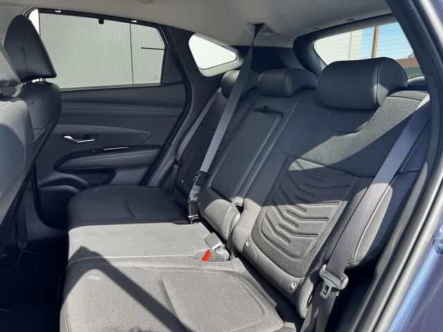 Hyundai TUCSON 1.6 T-GDI HEV Comfort Smart Automaat / 3-zone airco / Stoel en Stuur verwarming / 19" LM / Navigatie / Head up Display /