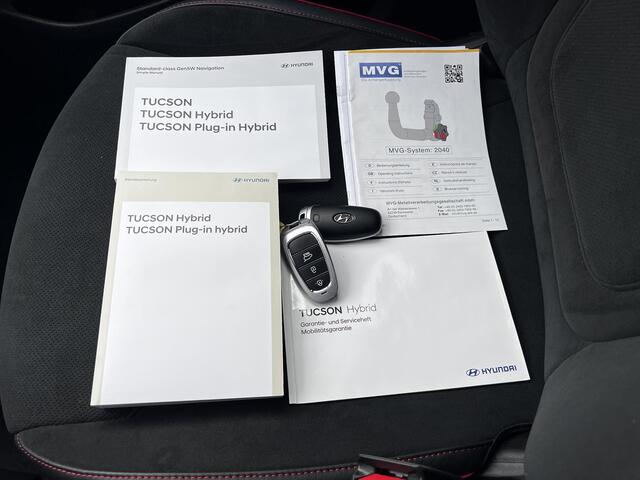 Hyundai TUCSON 1.6 T-GDI PHEV N Line Edition 4WD / Fabrieksgarantie tot 03-2027 / Dealer onderhouden / Automaat / 1.350kg afn. trekhaak / Elektrische klep / Camera / Stuur- & stoelverwarming / Navigatie / Apple Carplay Android / 19" LM wielen /