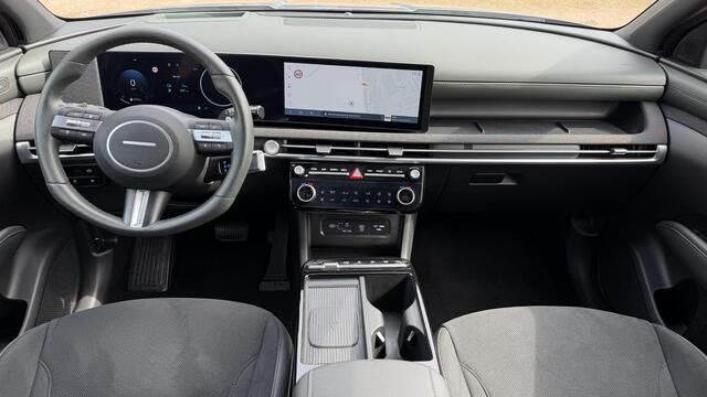 Hyundai TUCSON 1.6 T-GDI PHEV Comfort Smart / 1210Kg Trekgewicht / HUD / 360 Camera / Navigatie / Stoel Verwarming / Stuurwiel Verwarming / Stoel Ventilatie / Elektr. Stoel / Elektr. Achterklep / Dodehoek Detectie / Keyless /