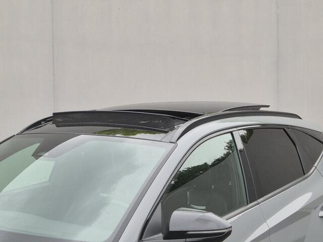 Hyundai TUCSON 1.6 T-GDI 4wd N Line Sky 4WD / Dealer onderhouden / Fabrieksgarantie tot 03-2027 / Trekhaak afneembaar / Panorama schuifdak / Trekgewicht 1650 kg / Navigatie / Apple Carplay Android / Elektrische achterklep / Stuur- Stoel & Achterbank verwarming / Rondomz