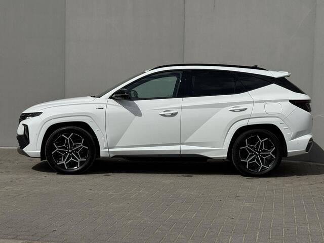 Hyundai TUCSON 1.6 T-GDI PHEV N Line 4WD / Automaat / Dealer onderhouden / Fabrieksgarantie tot 04-2028 / Trekgewicht 1350 kg / Elektrische achterklep / Stuur- Stoel & Achterbank verwarming / Adaptief cruise control / Rondomzicht camera / Stoelventilatie /