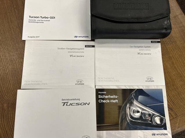 Hyundai TUCSON 1.6 T-GDi Premium 4WD Automaat | Panoramadak | Inklapbare trekhaak | Lederen bekleding | Cruise control | Stoelverwarming+verkoeling | Achteruitrijcamera | Lane assist | Dodehoeksdetectie | Stuurverwarming