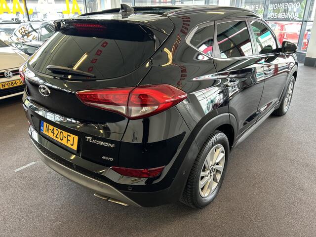 Hyundai TUCSON 1.6 T-GDi Premium 4WD Automaat | Panoramadak | Inklapbare trekhaak | Lederen bekleding | Cruise control | Stoelverwarming+verkoeling | Achteruitrijcamera | Lane assist | Dodehoeksdetectie | Stuurverwarming
