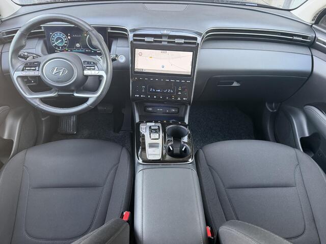 Hyundai TUCSON 1.6 T-GDI PHEV Comfort Smart 4WD / Navigatie / Camera / Adaptieve Cruise / Dodehoek Detectie / Stoel Verwarming / Stuurwiel Verwarming / Apple CarPlay & Andoid Auto / Elektr. Achterklep /