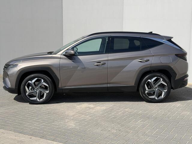 Hyundai TUCSON 1.6 T-GDI PHEV Comfort Smart 4WD / Navigatie / Camera / Adaptieve Cruise / Dodehoek Detectie / Stoel Verwarming / Stuurwiel Verwarming / Apple CarPlay & Andoid Auto / Elektr. Achterklep /