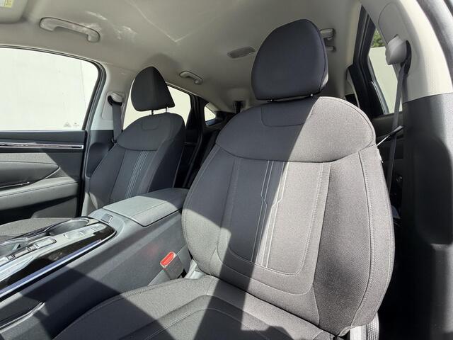 Hyundai TUCSON 1.6 T-GDI PHEV Comfort Smart 4WD / Navigatie / Camera / Adaptieve Cruise / Dodehoek Detectie / Stoel Verwarming / Stuurwiel Verwarming / Apple CarPlay & Andoid Auto / Elektr. Achterklep /