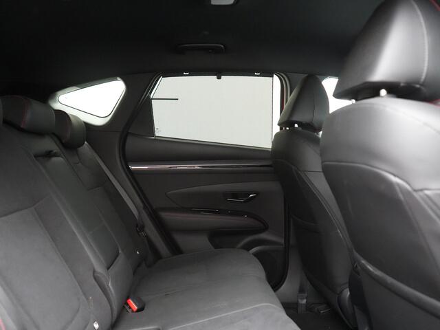 Hyundai TUCSON 1.6 T-GDI N Line 4WD PHEV 265pk Dealer O.H. | Adaptive Cruise | Camera | Alcantara Sportstoelen & Stuur Verwarmd | Krell Audio | Apple Carplay | Keyless | Blis | 19"L.M | Navigatie | DAB | Plug In Hybrid |