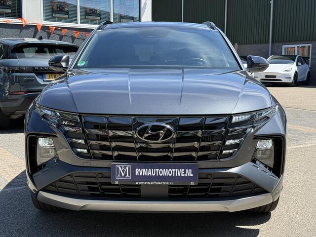 Hyundai TUCSON 1.6 T-GDI HEV N Line VAN: 36.900,- VOOR: 34.877,- UW WKVOORDEEL: 2.023,-| PANO |DEALER ONDERHOUDEN| HYUNDAI GARANTIE T/M 02-2028| STOELVENTILATIE + VERWARMING| CAMERA | FULL OPTIONS| ACHTERBANK VERWARMD