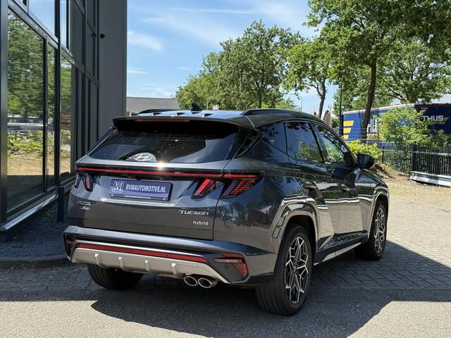 Hyundai TUCSON 1.6 T-GDI HEV N Line VAN: 36.900,- VOOR: 34.877,- UW WKVOORDEEL: 2.023,-| PANO |DEALER ONDERHOUDEN| HYUNDAI GARANTIE T/M 02-2028| STOELVENTILATIE + VERWARMING| CAMERA | FULL OPTIONS| ACHTERBANK VERWARMD