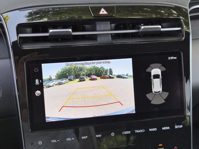 Hyundai TUCSON 1.6 T-GDI HEV Comfort Smart / trekhaak vast / Trekgewicht 1650 kg / Elektrische achterklep / Stuur- & Stoelverwarming / Achteruitrijcamera / Adaptief cruise control / Draadloze telefoon lader / Keyless Entry/Start / Apple Carplay Android Auto /