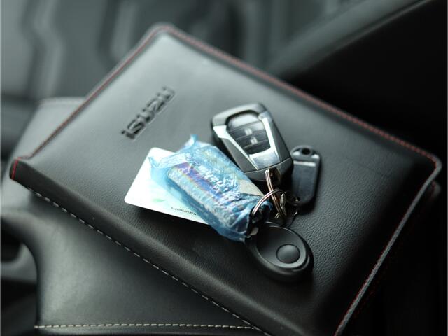 Isuzu D-MAX 1.9 Double Cab V-Cross 5 Persoons Grijs kenteken | Automaat | Trekhaak | Fabrieksgarantie | 3500 kg