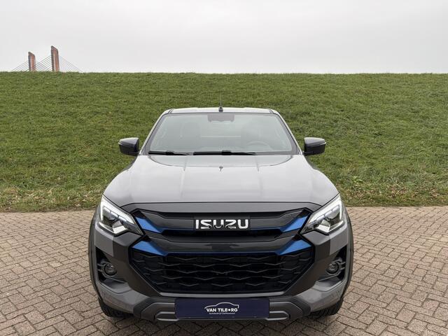 Isuzu D-MAX BEV Extended Cab V-Cross 66.9 kWh 3500KG Trekgewicht | Apple Carplay | PDC V&A | Parkeercamera | Stoelvw