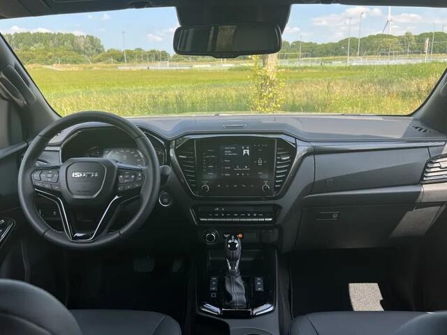 Isuzu D-MAX V-Cross MY25 Double Cab verlengd 5-persoons BPM vrij trekhaak 3500 Kg trekgewicht