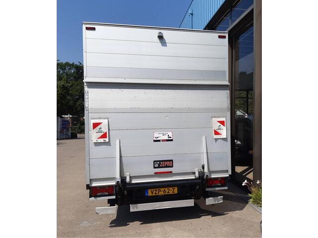 Iveco DAILY 35S14 Autm. Airco Cruisecontrol Laadklep Zijdeur Dakspoiler Hoge laadbak