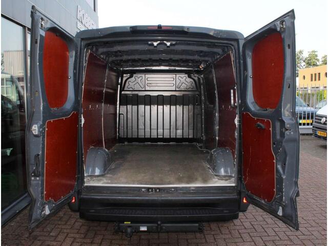 Iveco DAILY 35S18V 3.0 352 Aut. Airco/Cruise/Nav Trekhaak H1L2