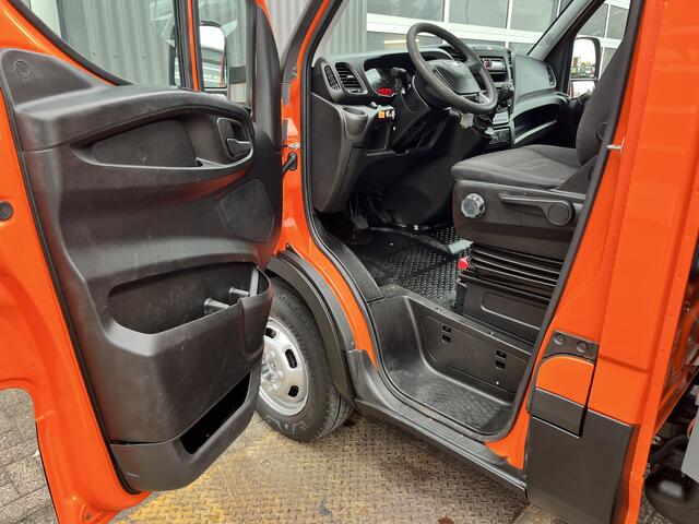 Iveco DAILY 35C15 2.3 375 Trekhaak 3500kg Laadklep 500kg Navigatie Open laadbak Pick-up Euro 5 Bpm vrij Bakwagen p-up 1e eigenaar Dealer onderhouden