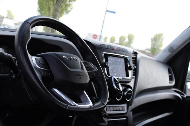 Iveco DAILY 40C18 DL L4 Openlaadbak Camera, Cruise, LED, Carplay, 180PK, 3500kg Trekhaak, Clima, Automaat, Uniek! Chassis