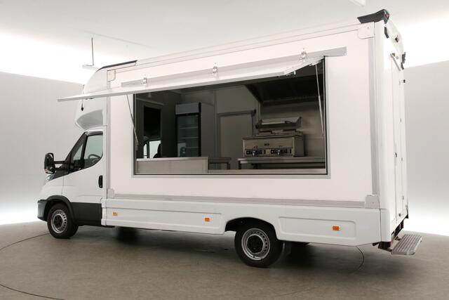 Iveco DAILY 35S14 2.3 410 VERWACHT | Foodtruck | Patatwagen | Verkoopwagen | Patatkraam | Eventtruck | Frietwagen | Snackwagen | Zijdeur | Airco Treeplank