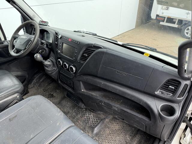 Iveco DAILY 70C17 3.0 **Engine Broken** 3.0L L4H2 Dubbellucht Airco Cruise Control Dubbele Schuifdeuren Trekhaak 3.5t Tachograaf