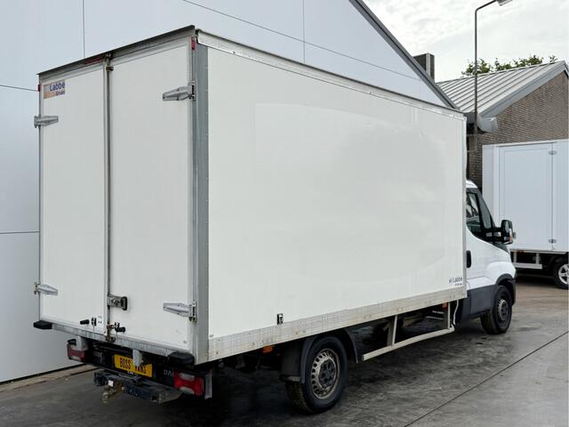Iveco DAILY 35S16 2.3 Bakwagen met achterdeur 3,5t Trekhaak Meubelbak Koffer Camera