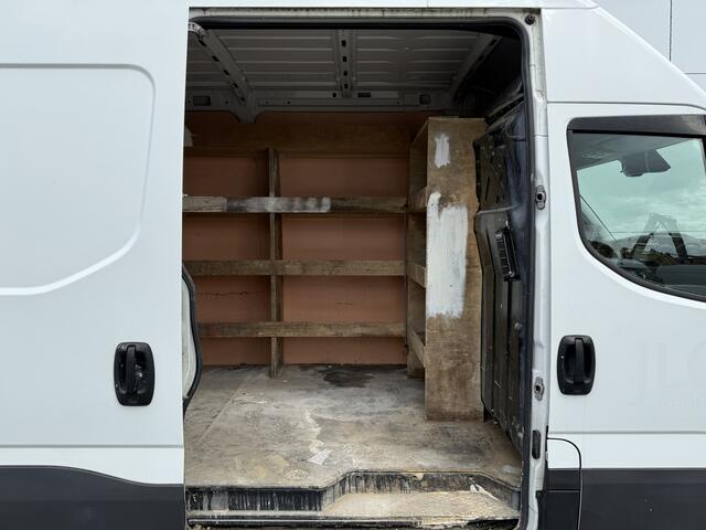 Iveco DAILY 35S16 2.3 L4H2 Luchtvering Climate Control Cruise Control Camera Navigatie 3.5t Trekhaak Imperiaal
