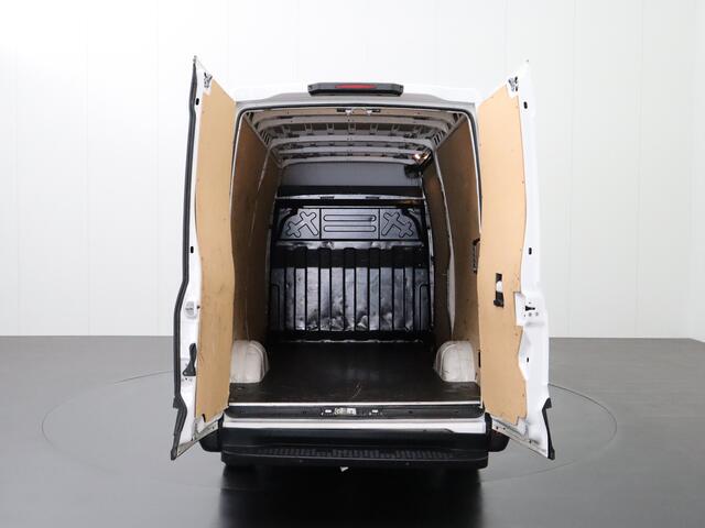 Iveco DAILY 35S14 Hi-Matic Automaat L2H2 | 3500Kg TG | Airco | Cruise | 3-Persoons | Betimmering
