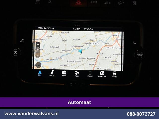 Iveco DAILY 35S14V 136pk Automaat 3500kg Trekhaak L2H2 Euro6 Airco | Camera | Navigatie LED, Cruiscontrol, Chauffeursstoel, Bijrijdersbank