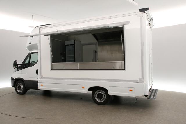 Iveco DAILY 35S14 2.3 410 | Foodtruck | Patatwagen | Verkoopwagen | Patatkraam | Eventtruck | Frietwagen | Snackwagen | Zijdeur | Airco Treeplank
