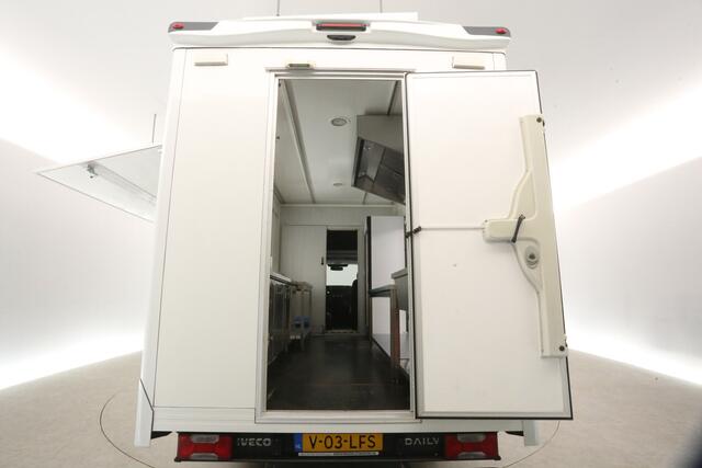 Iveco DAILY 35S14 2.3 410 | Foodtruck | Patatwagen | Verkoopwagen | Patatkraam | Eventtruck | Frietwagen | Snackwagen | Zijdeur | Airco Treeplank