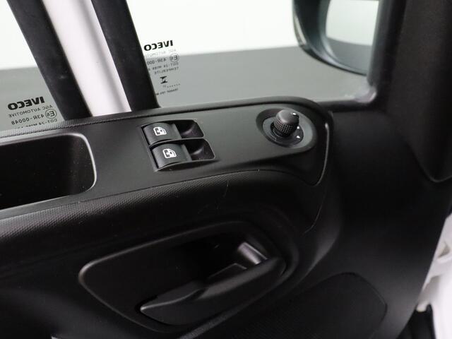 Iveco DAILY 35S16 L2H2 | 3500Kg TG | Airco | 3-Persoons | Betimmering