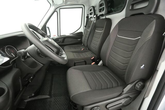 Iveco DAILY 35S16V 2.3 352 L2H2 | 157PK | 3500kg Trekgew. | Automaat | Airco | Parkeersensoren | 3 Persoons
