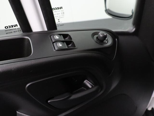 Iveco DAILY 35C16 Bakwagen+Laadklep | Airco | 3-Persoons | 750Kg Laadklep